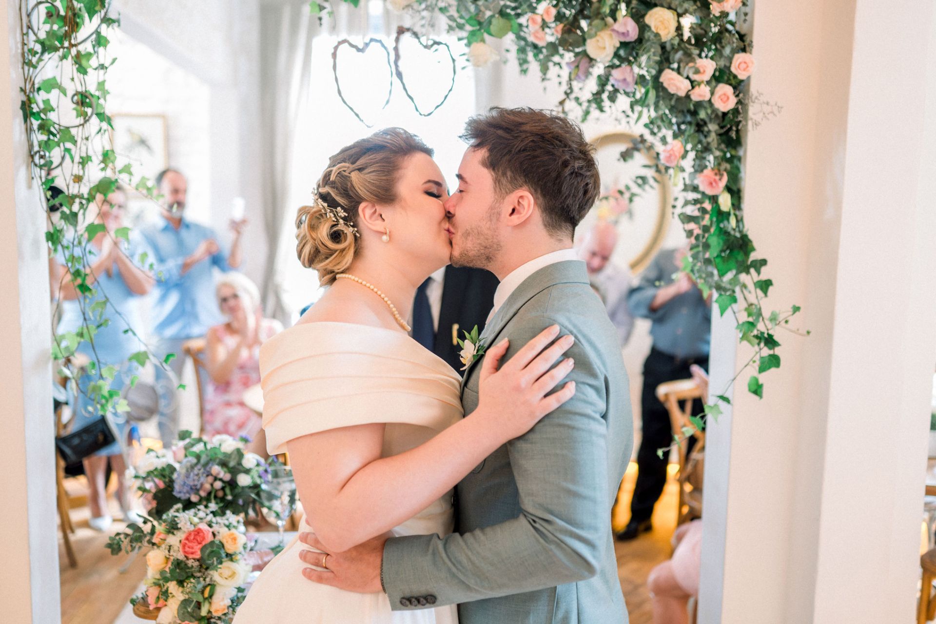 Como envolver os padrinhos na celebração do seu mini wedding